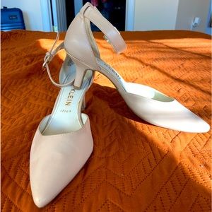 Anne Klein iflex pointed-toe kitten heel pumps